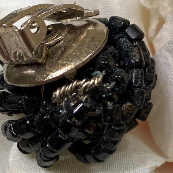Vintage Made in Western Germany black w/glints of rust bead clip earrings 3/4” - Picture 6 of 8